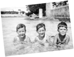 David Wallace Macky (5.5 yr), Peter Wallace Macky (4 yr) and Jonathan (3¾ yr), McCallens Beach, St Georges, Bermuda, 1941