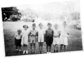 David Wallace Macky 7th birthday with Richard Kemp, Kathy Russel, John Frith, PWM, Jonathan, Charles Kemp, Kirkdale, Warwick, Dec 1942