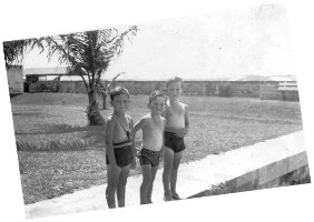 Jonathan, Peter Wallace Macky, David Wallace Macky, July 1940