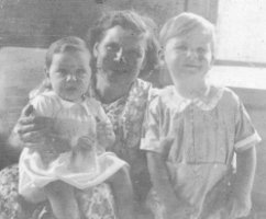 Peter Wallace Macky, Mary MacLean Macky, David Wallace Macky, Hobsonville Airbase, 1937