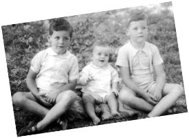 Peter Wallace Macky, Ian Wallace Macky, David Wallace Macky, August 1940
